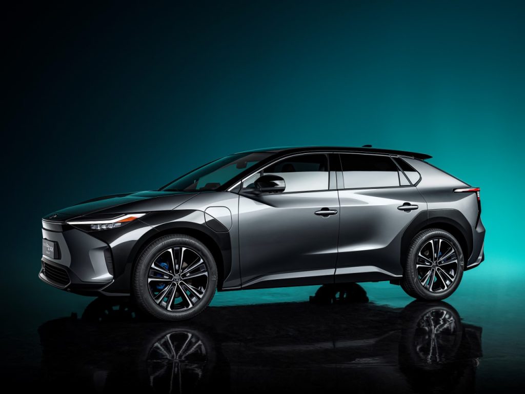 První elektromobil od Toyoty? Futuristické SUV | Toyota Life