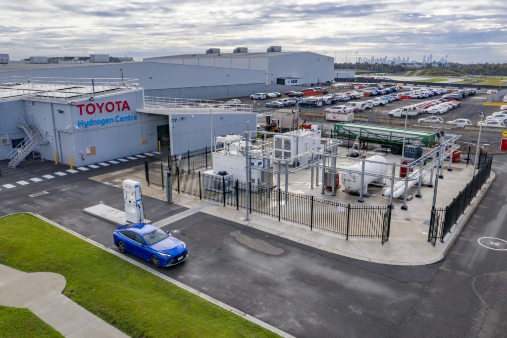 Toyota začala v Austrálii vyrábět bezemisní vodík | Toyota Life