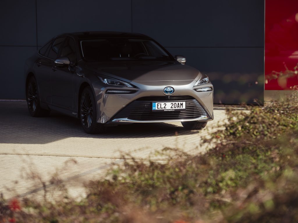Toyota chystá šetrnější náhradu za lithium-iontové baterie | Toyota Life