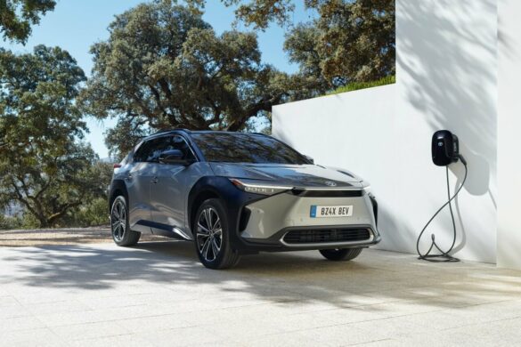 První plně elektrickou Toyotu bZ4X lze rezervovat on-line. Známe ceny | Toyota Life