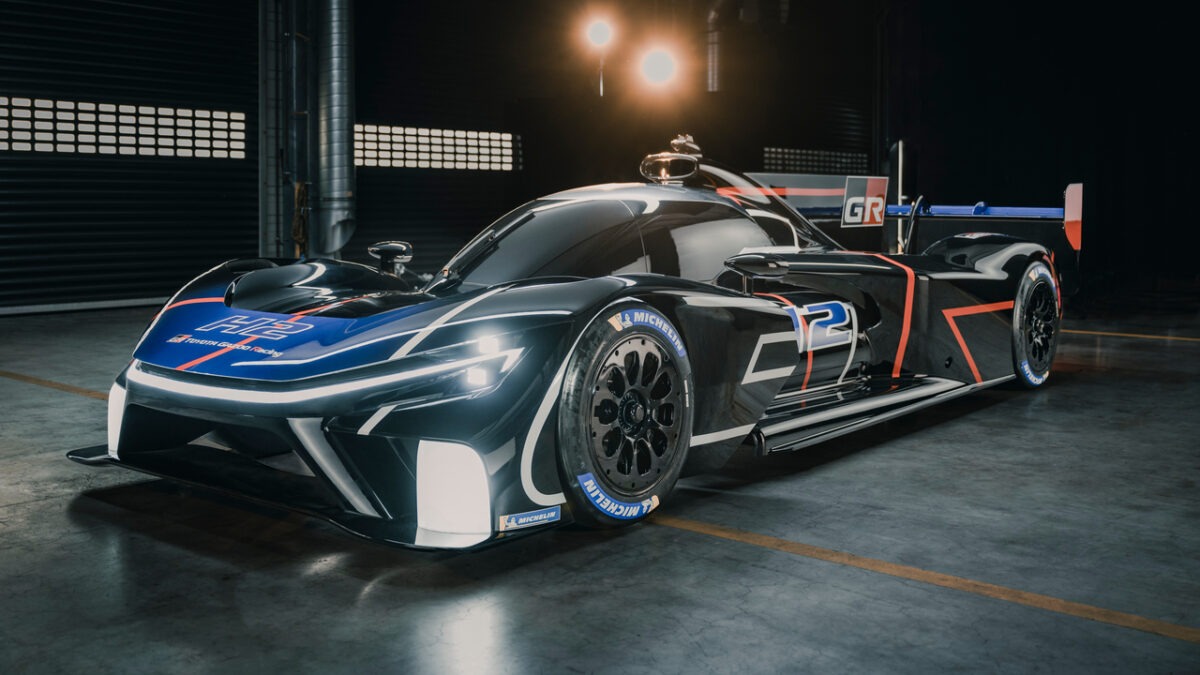 Toyota v Le Mans odhalila závodní vůz na vodík